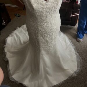 Elegant White Lace Wedding Dress